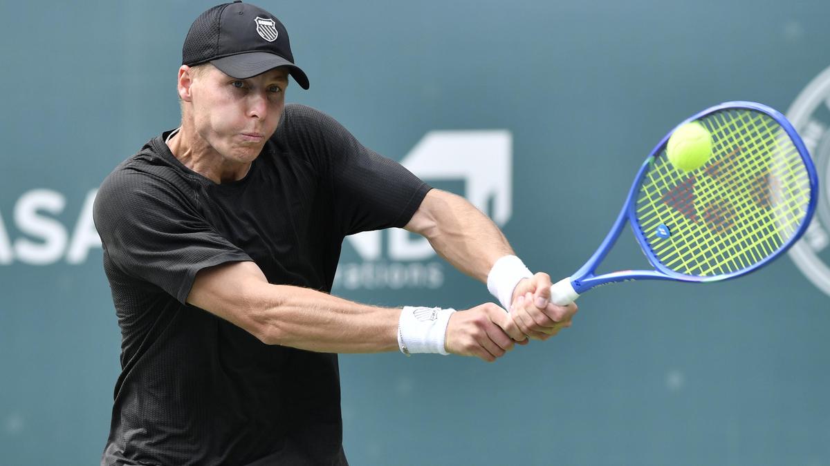 TENNIS | Ivashka loses his cool but not his semifinal against Stewart