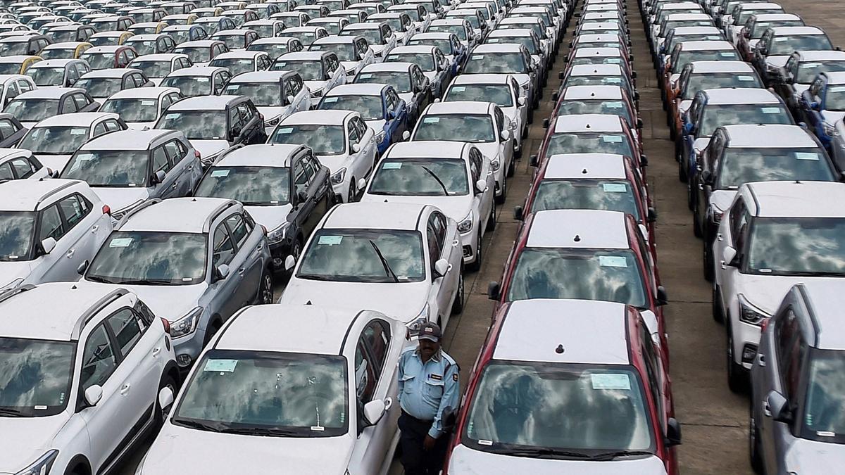 April’26 auto retail sales rise 13% to 26.11 lakh units