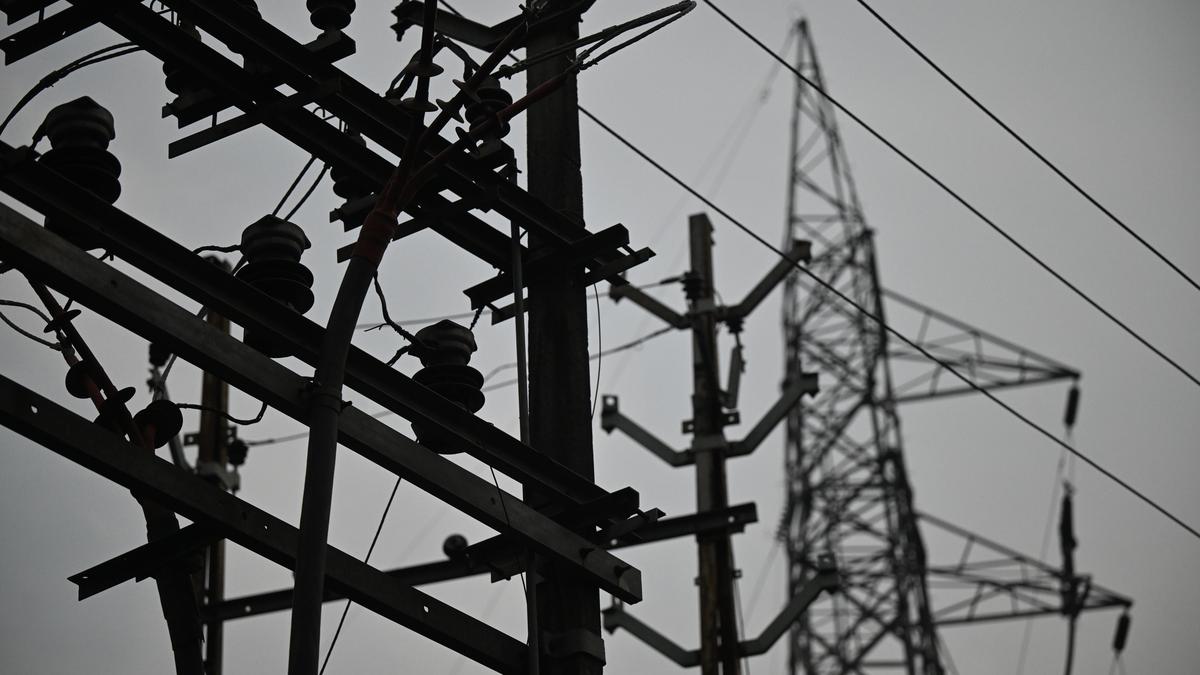 India to tap augmented solar capacity, coal to weather El Nino, summer-related power demand