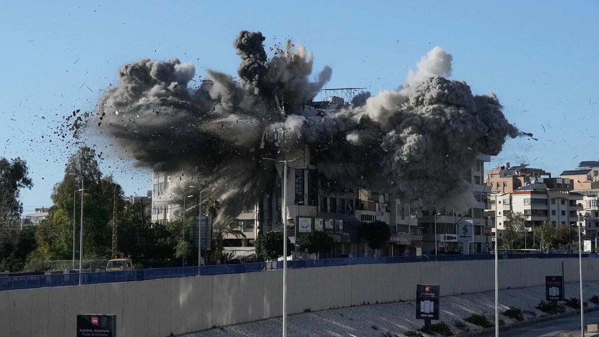 War worsens Lebanon’s economic crisis with job losses, slow business, soaring prices