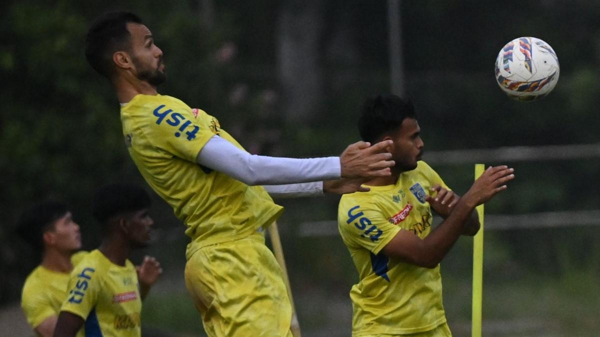 ISL: Confident Blasters take on strong challenger Jamshedpur