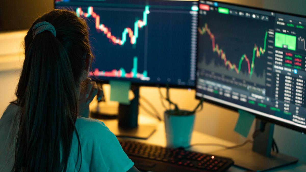 Stock markets dive in early trade as oil prices surge above 0 per barrel