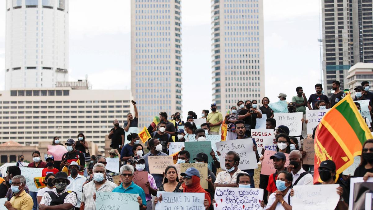 Sri Lankan opposition leaders launch protest in support of former intelligence chief