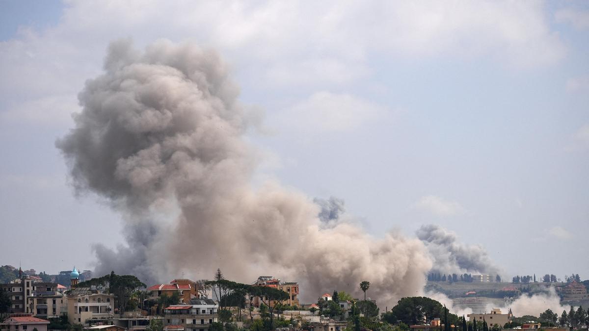 Israel kills 8 in southern Lebanon, a day after Trump said Israel and Hezbollah to de-escalate