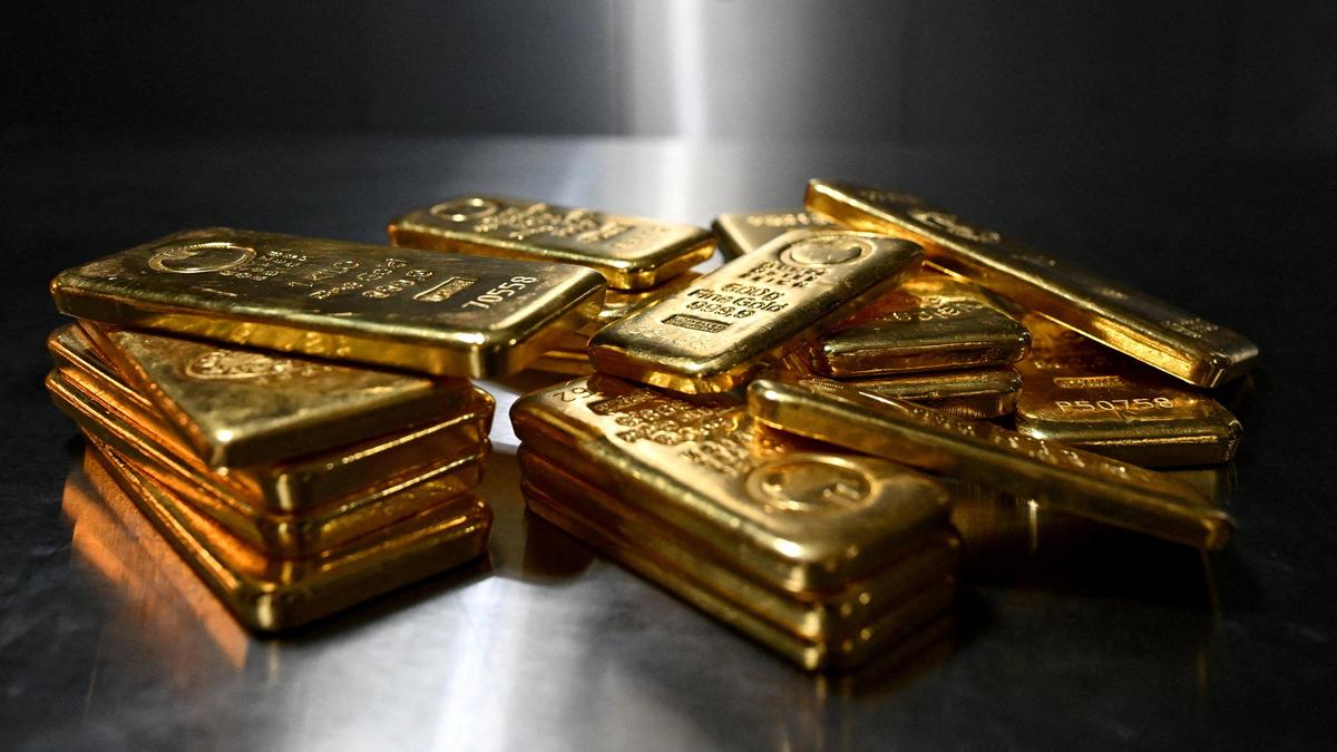 Gold rises in futures trade as investors seek safety amid global uncertainty