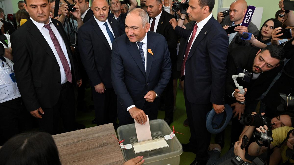 Armenians go to the polls under Russian pressure aimed at preventing a drift toward West