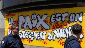 Downtown Geneva boards up as drastic security tightens ahead of anti-G7 protests