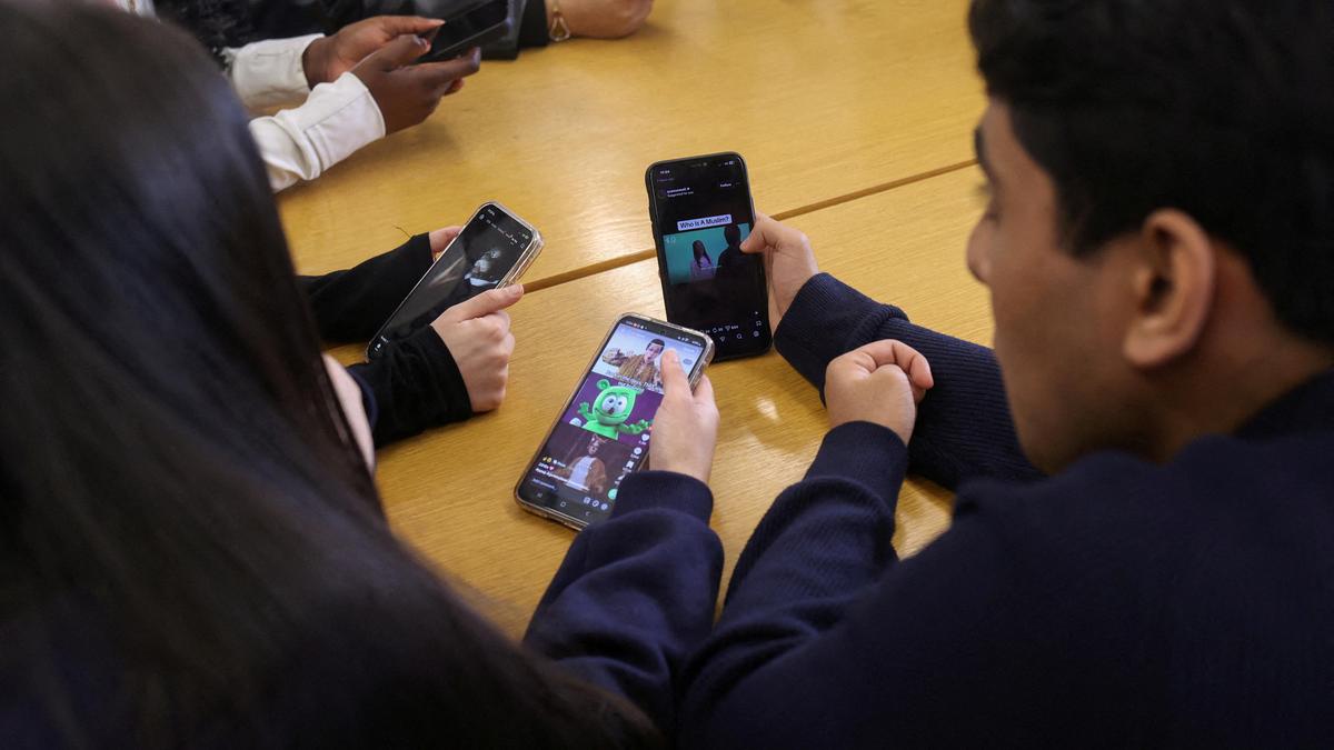 UAE sets minimum social media age at 15, mandates age checks