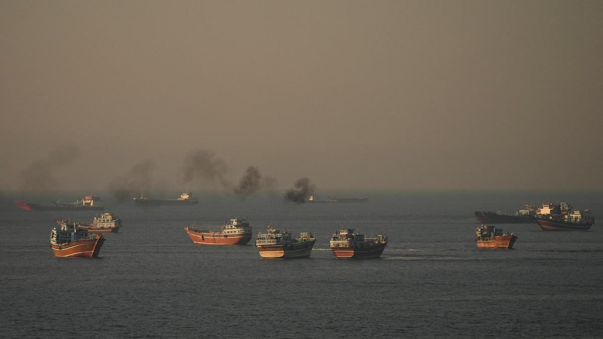 Limited traffic through Hormuz, despite Trump’s announcement