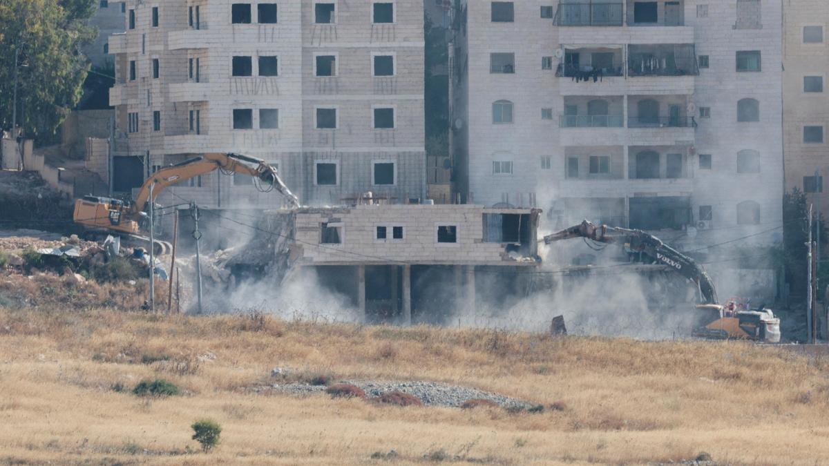 Israeli soldiers shoot dead two Palestinian teens in West Bank