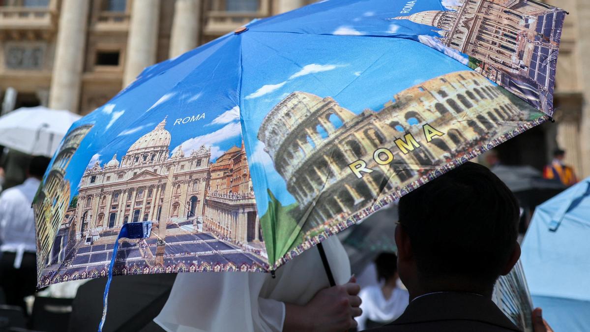 Europe swelters under record-breaking heatwave