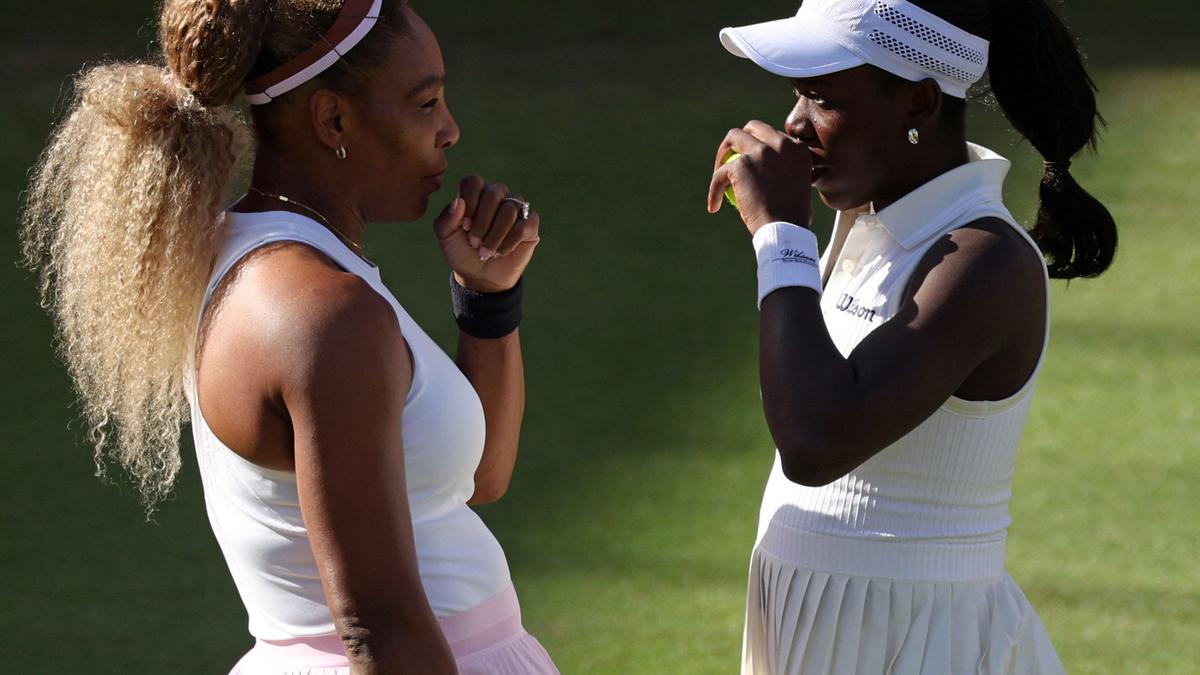 Serena Williams’ comeback at the Queen’s Club is over after injury to doubles partner