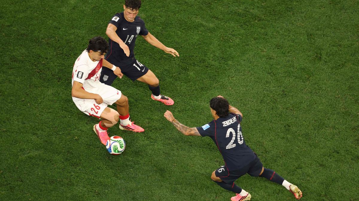 Turkey beat U.S. 3-2 with last-gasp winner in dead rubber in LA