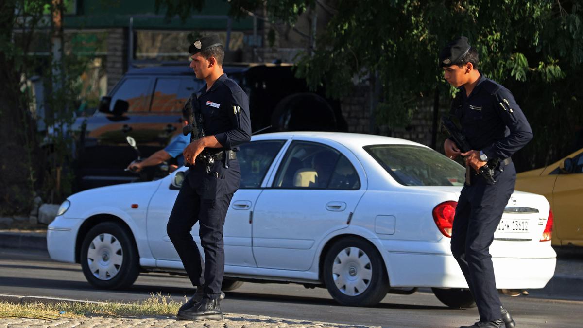 Iraq arrests 47 officials in anti-corruption campaign