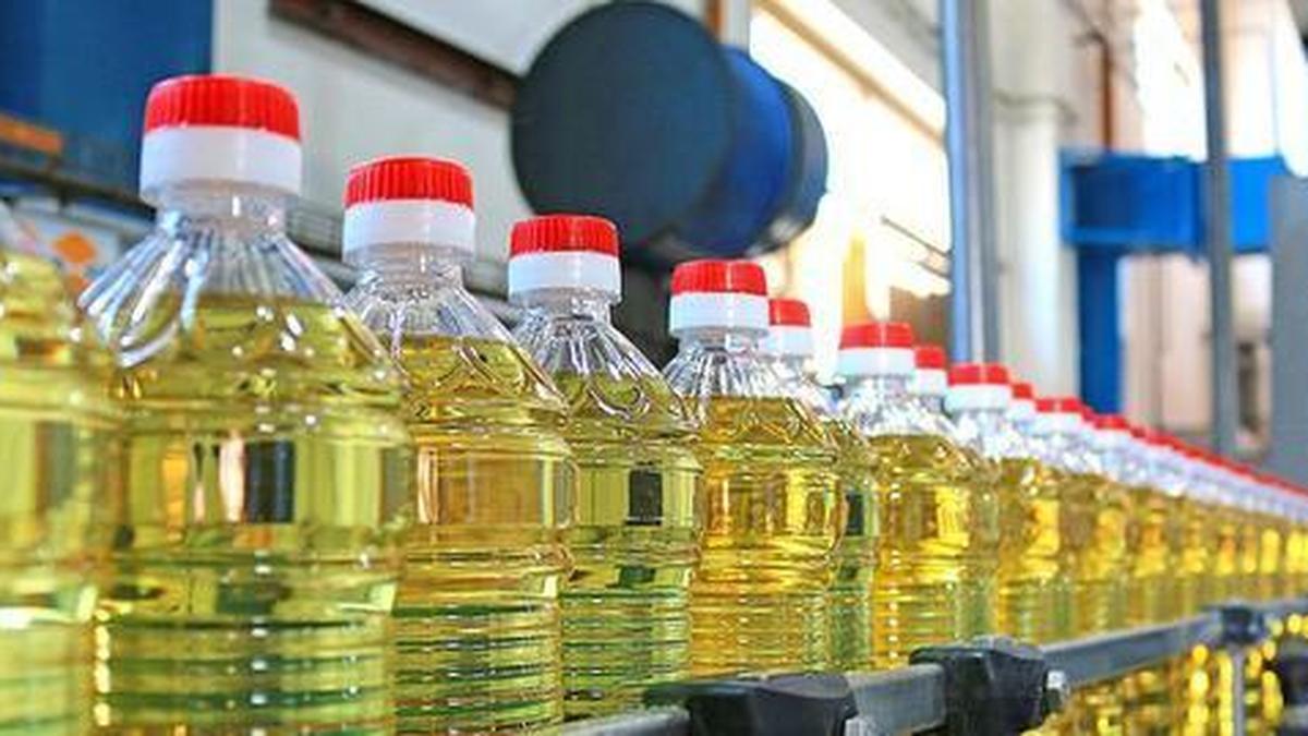 Centre plans to standardise edible oil pack sizes; industry expects greater consumer transparency