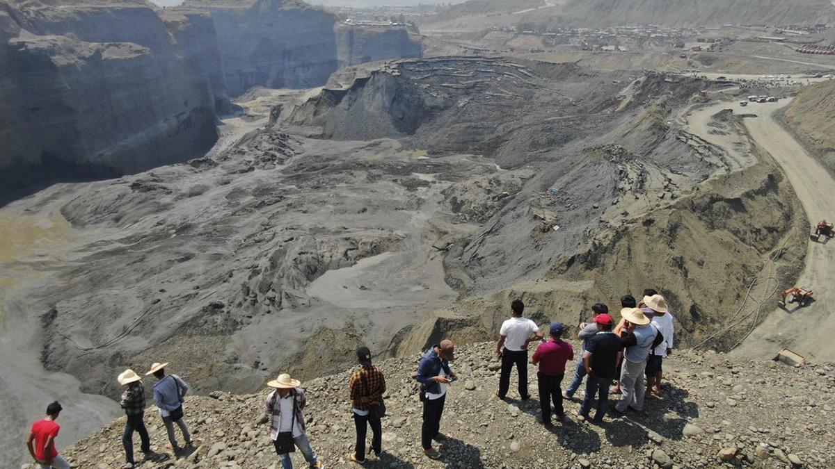 Myanmar jade mine landslide kills five, 15 missing