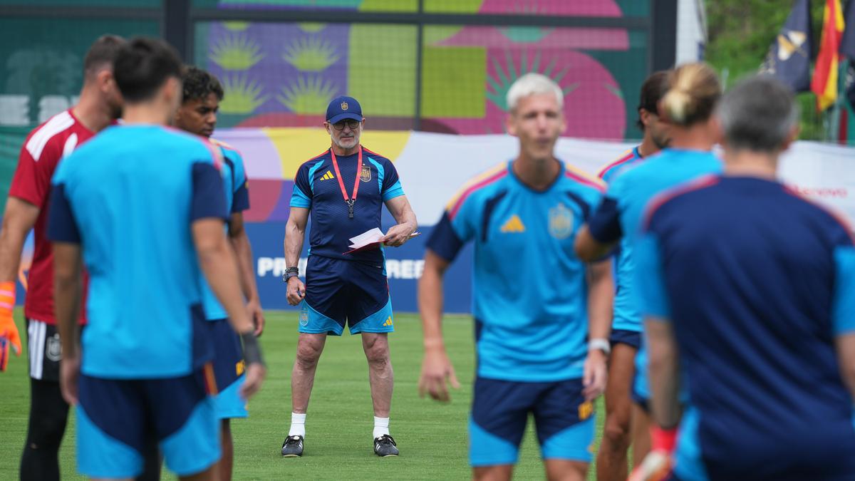FIFA World Cup | Uruguay vs Spain LIVE updates: Group H match underway