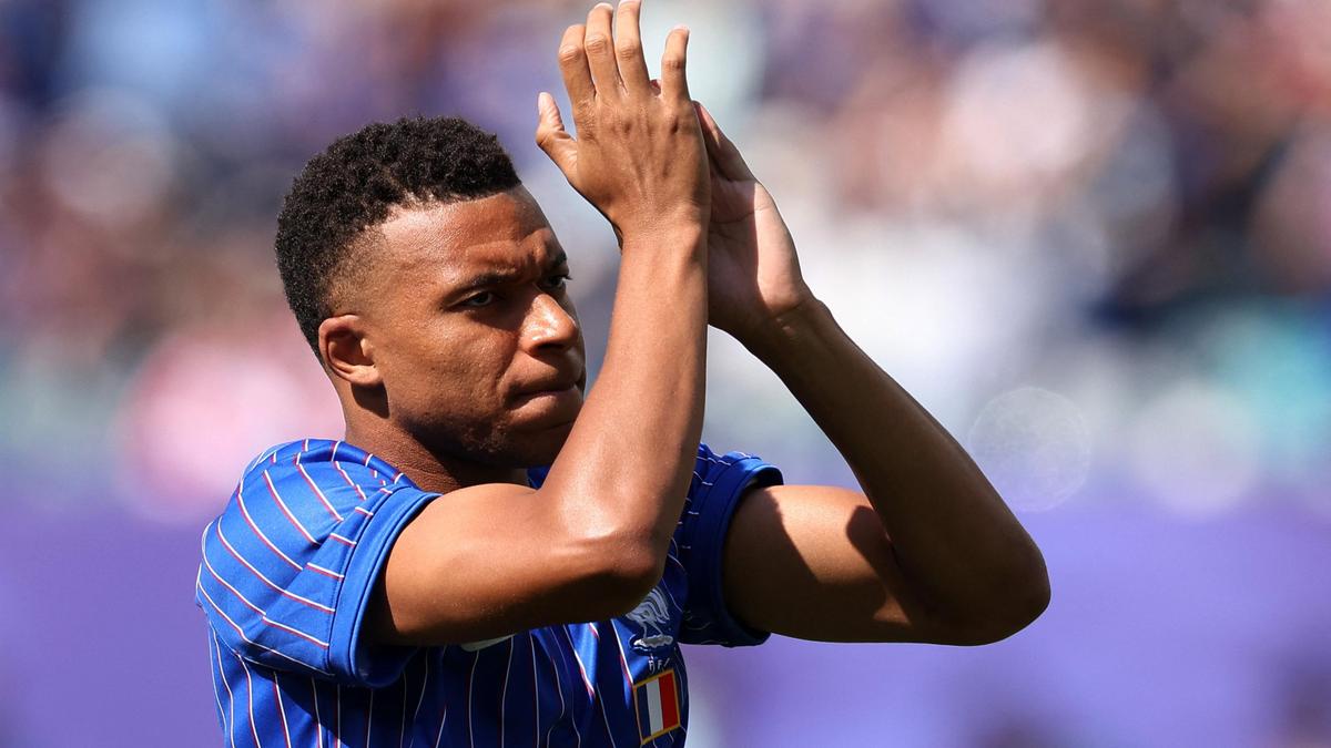 Paraguay VS France FIFA World Cup LIVE Round of 16: France faces Paraguay in Philly heat