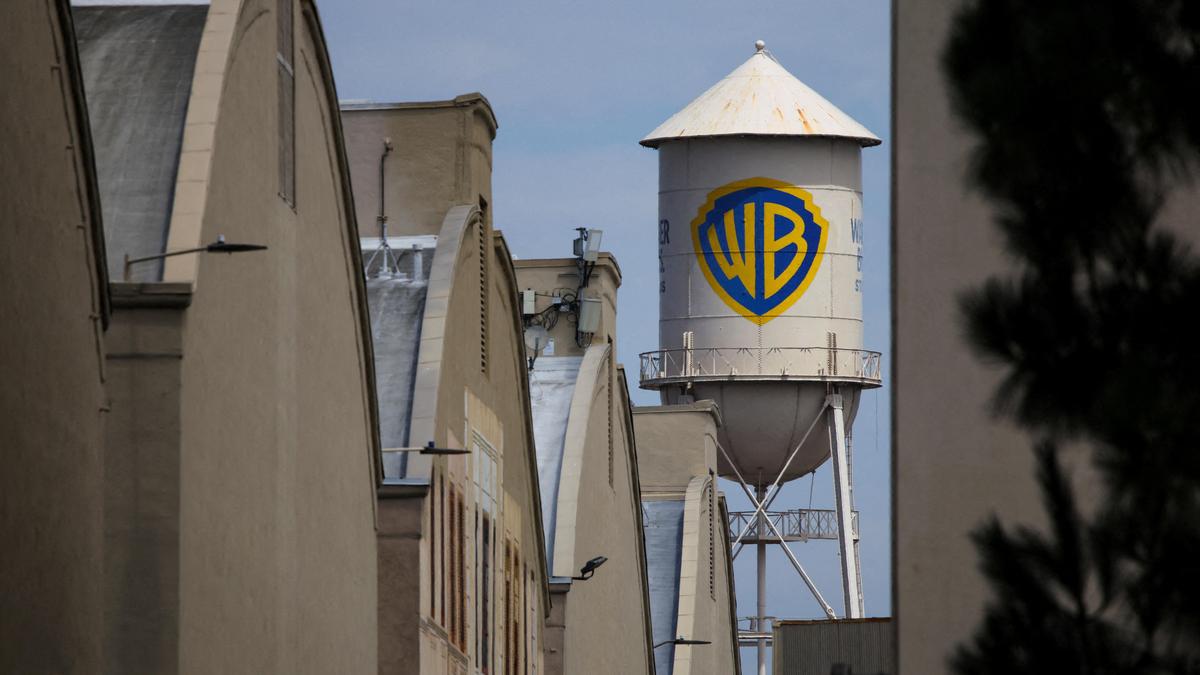 Judge says Paramount and Warner must halt merger for at least two weeks