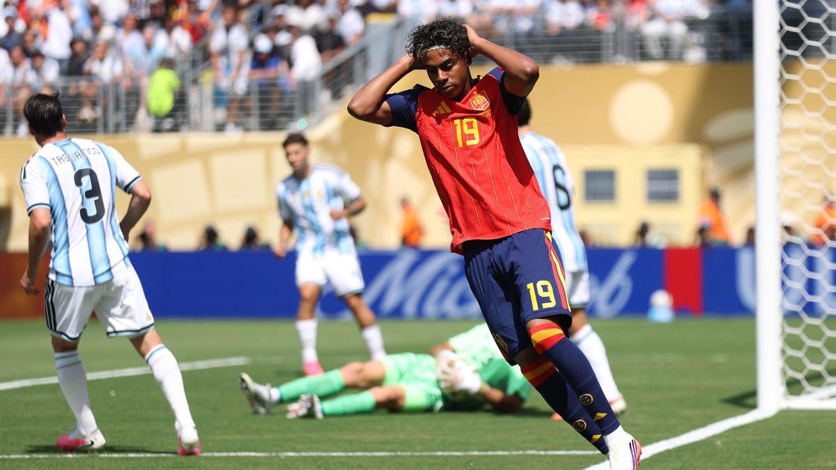 Spain vs Argentina, FIFA World Cup final LIVE updates: Summit clash under way between heavyweights