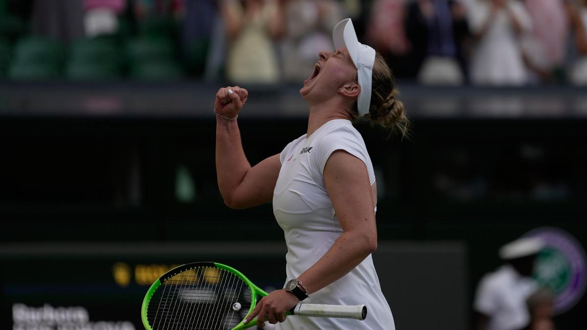 Former champion Krejcikova rallies past Andreeva into Wimbledon third round
