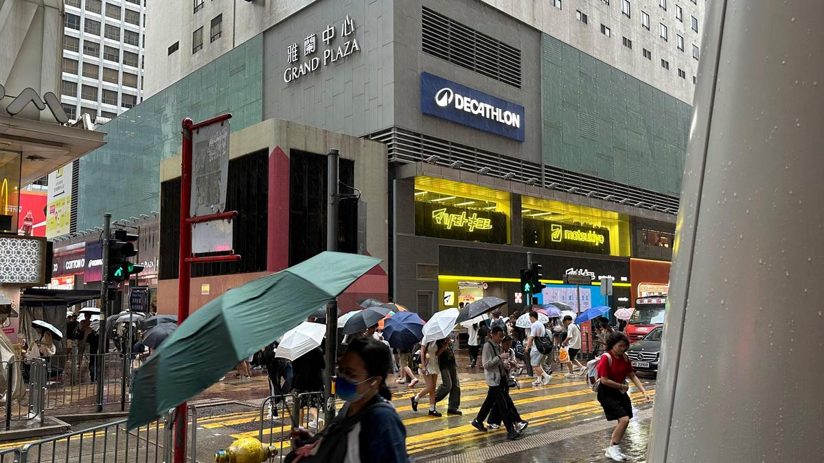 China evacuates 20,000 people as Typhoon Noul nears
