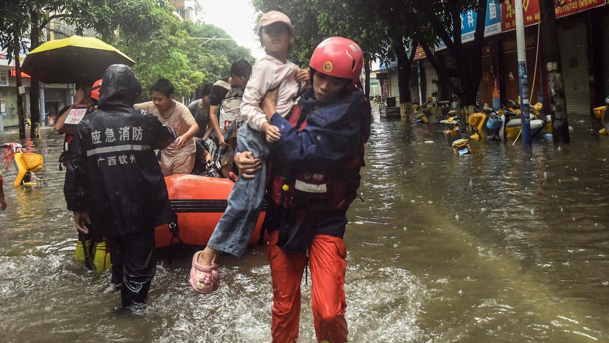 Rescuers search for missing in China storms after 1,00,000 flee