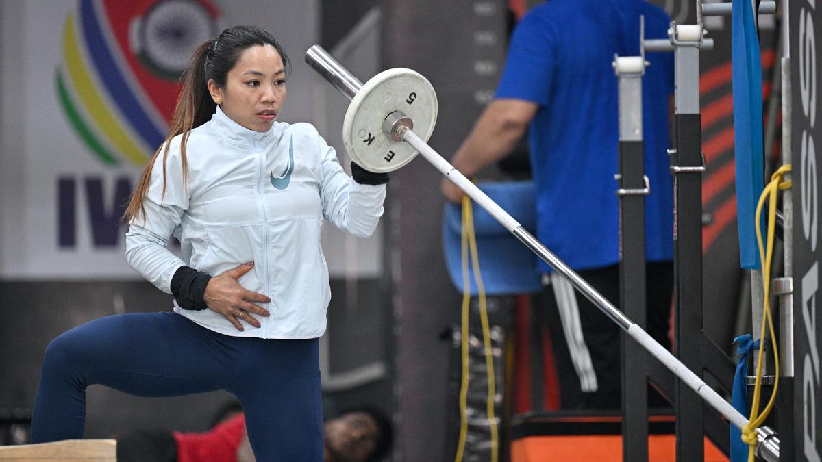 WEIGHTLIFTING | Mirabai need not push for third consecutive CWG gold, says her coach Vijay Sharma