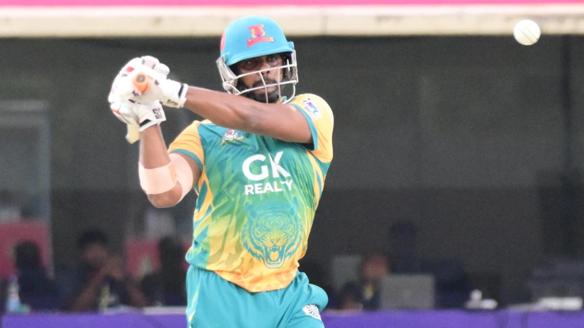 TNPL: Grand Cholas have it easy; Tiruppur Tamizhans continue winning run