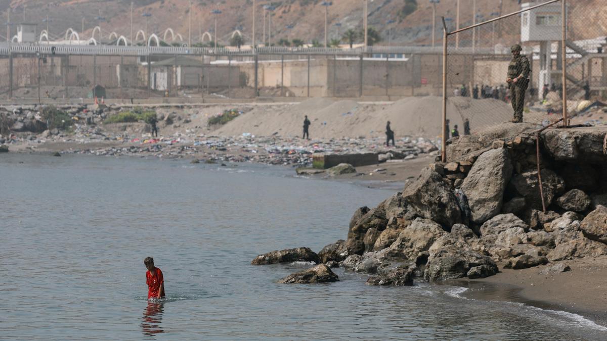 Morocco beefs up security at Ceuta and Melilla borders after online calls for new crossings