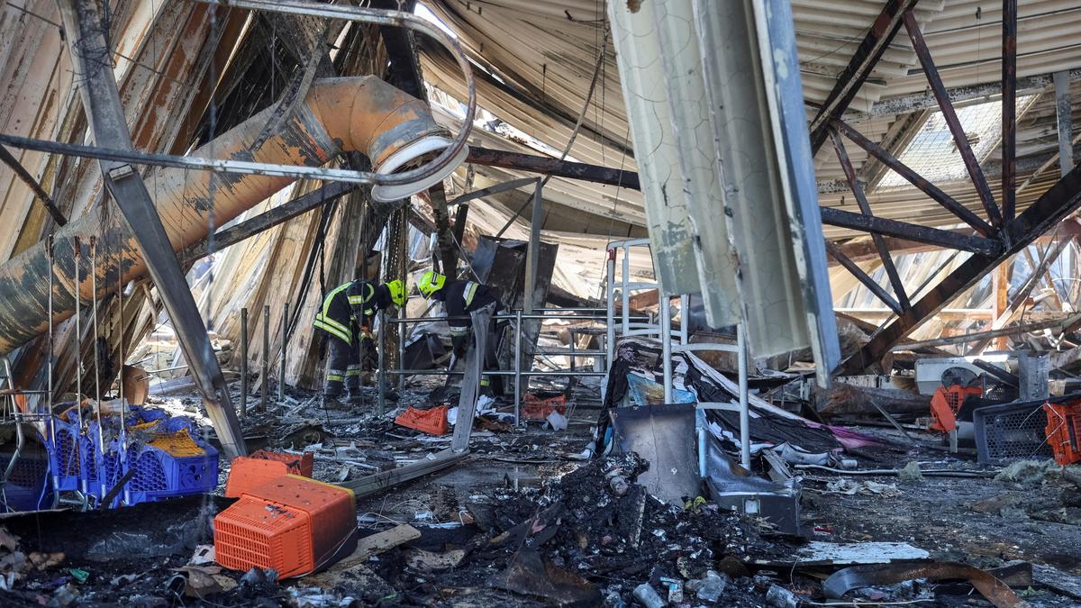 Russian and Ukrainian attacks kill 5 people a day after deadly shopping mall drone strike by Moscow