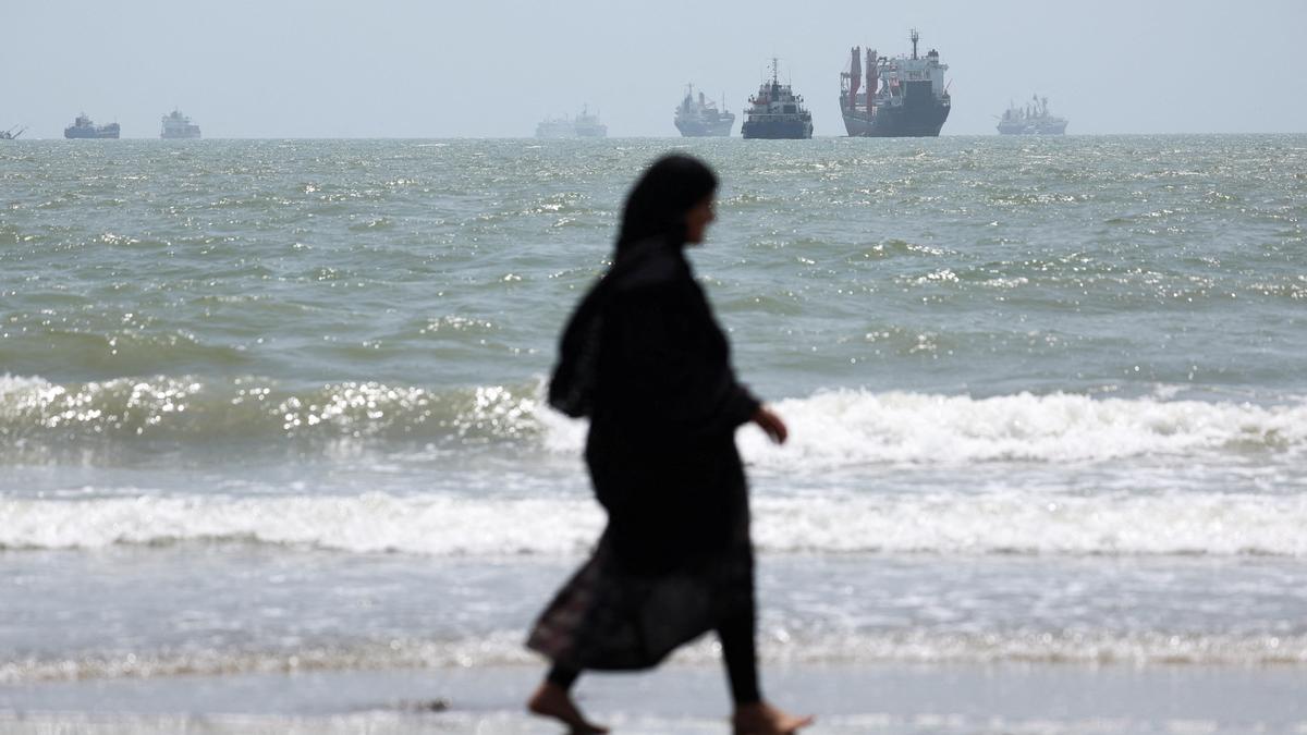 Gulf ship traffic via the Strait of Hormuz hovers below 10-day average, data shows