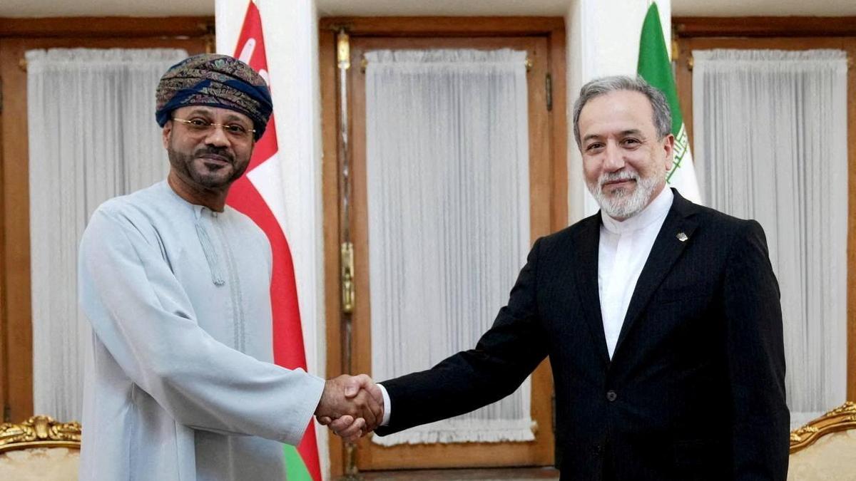 Iran, Oman hold talks on managing Strait of Hormuz
