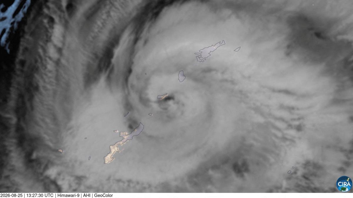 Typhoon Saudel heads west after pounding Japan’s southwestern remote islands, injuring 2