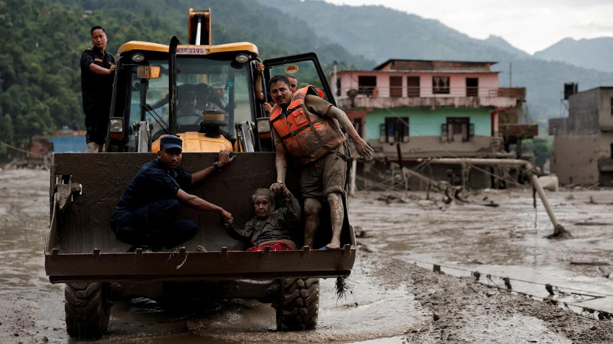 Nepal flash floods LIVE: Nearly 160 killed, over 750 missing; rescuers search for survivors