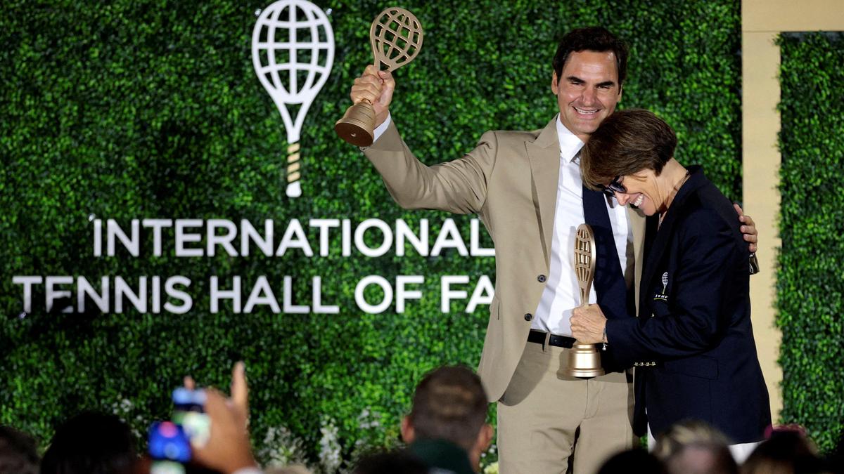 Emotional Federer full of love and gratitude at Hall of Fame induction