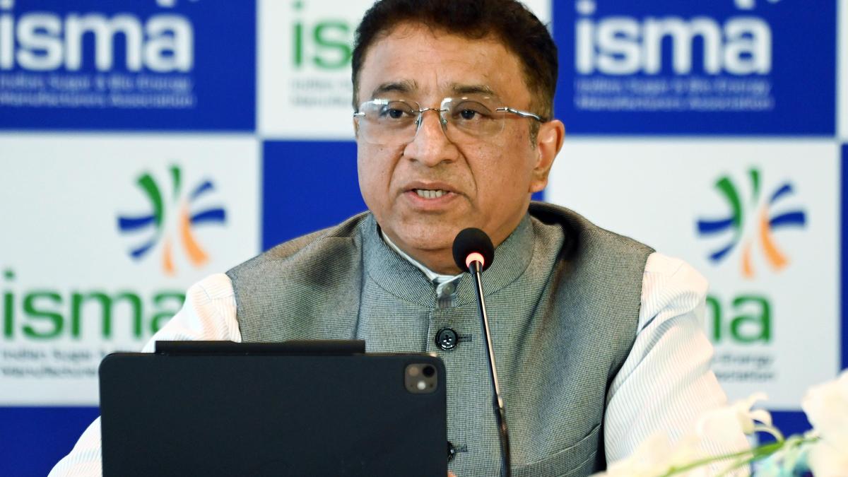 Sugar prices fall in the domestic market; concerns remain on price volatility