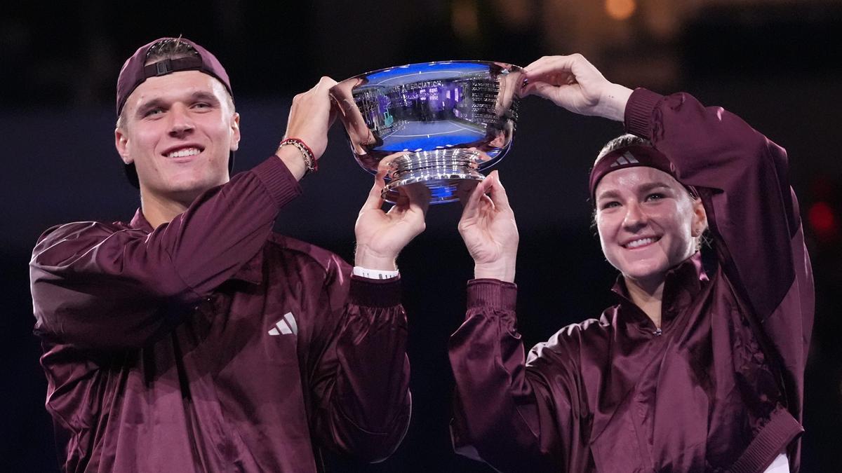 U.S. Open: Muchova and Mensik win mixed doubles title
