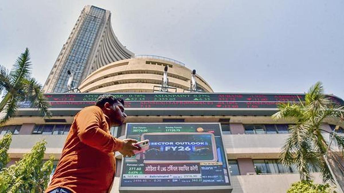 ​Stock markets rebound, ending 2-day losing streak on buying in IT firms; Sensex jumps 331 points