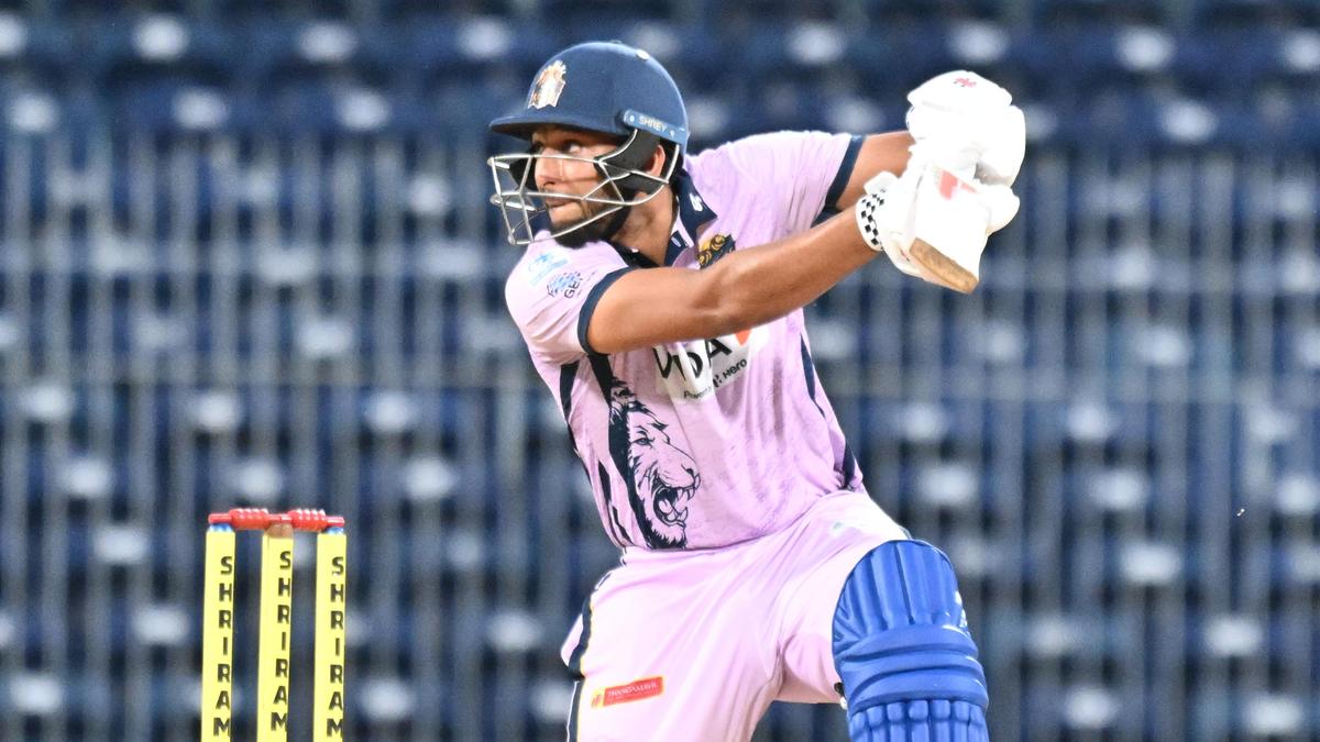 Shahrukh Khan powers Kovai Kings to crucial win