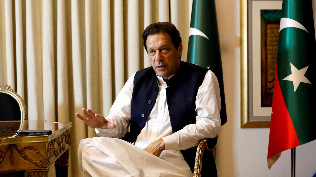 Former captains appeal to Pakistan PM for humane treatment for Imran Khan