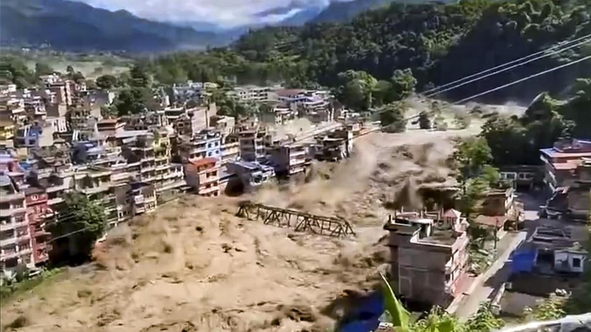Nepal flash floods LIVE: At least 384 travellers, including 291 foreigners, reported missing