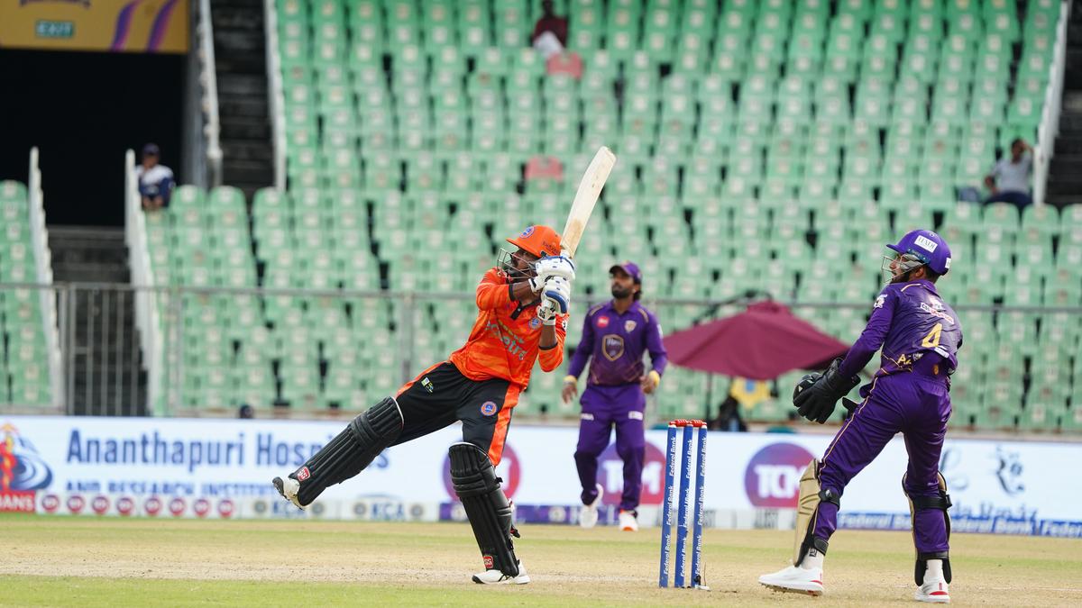 KCL | Harikrishnan and Rohan delight in Globstars’ easy win