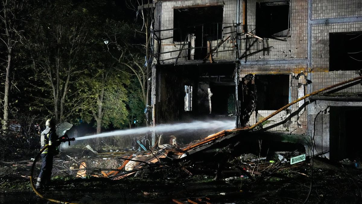Russian attacks on Kyiv kill 4, wound more than a dozen