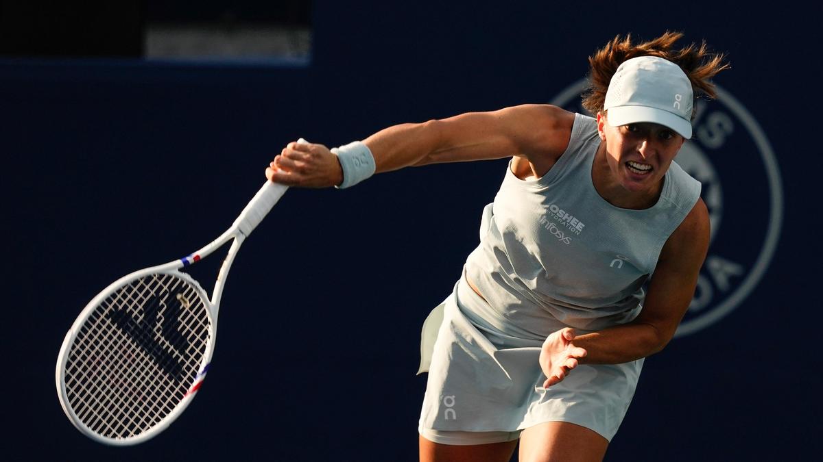 Swiatek beats Rybakina in Toronto for first WTA Tour title of 2026