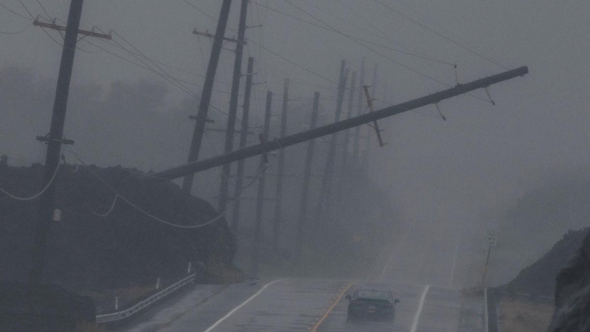 Hurricane Lala leaves thousands without power in Hawaii amid ‘life-threatening’ conditions