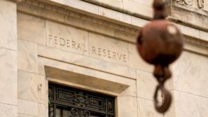 U.S. Fed says ‘positive’ economic outlook facing heightened uncertainty