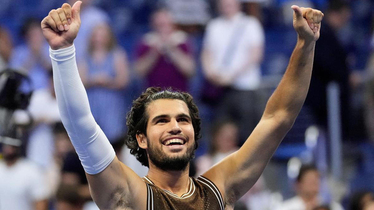 Carlos Alcaraz recovers after dropping the first set to reach the third round at the U.S. Open