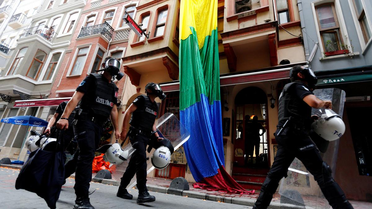 Turkish authorities launch crackdown on LGBTQ+, HIV support groups