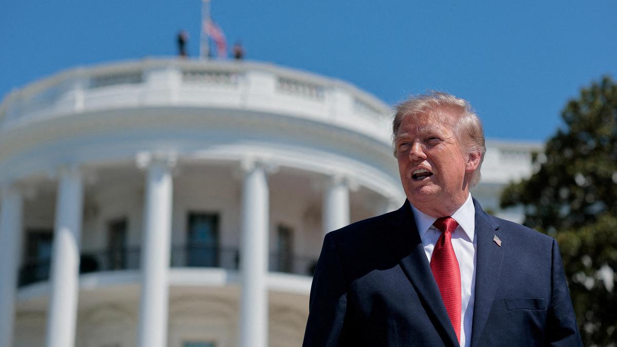 Trump extends push for 0,000 H-1B visas by another year